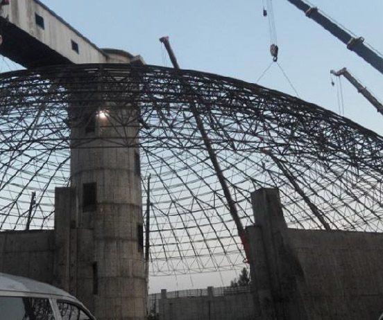 新乡网架分条或分块安装法